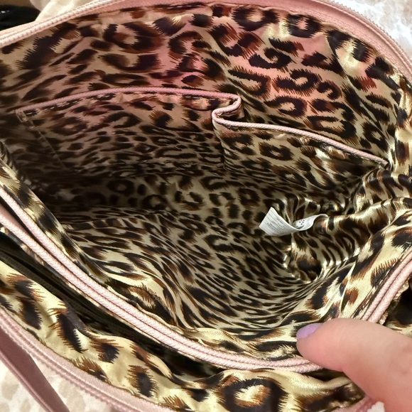 Elegant Pink Crossbody Bag - Picture 5 of 8